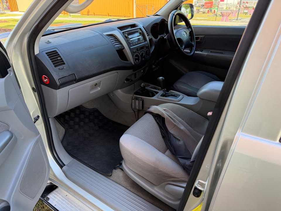 2008 SR5 Hilux - ABN Finance done easy 9.jpg